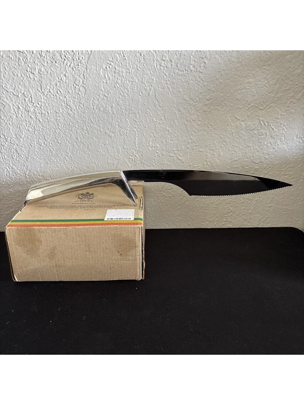 Standing Stainless Steel Serrated Edge 16